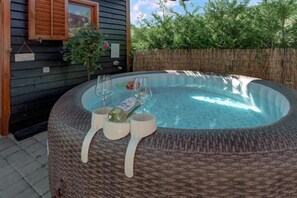 Outdoor spa tub - Holiday house Rukova Hiža (Donja Stubica)