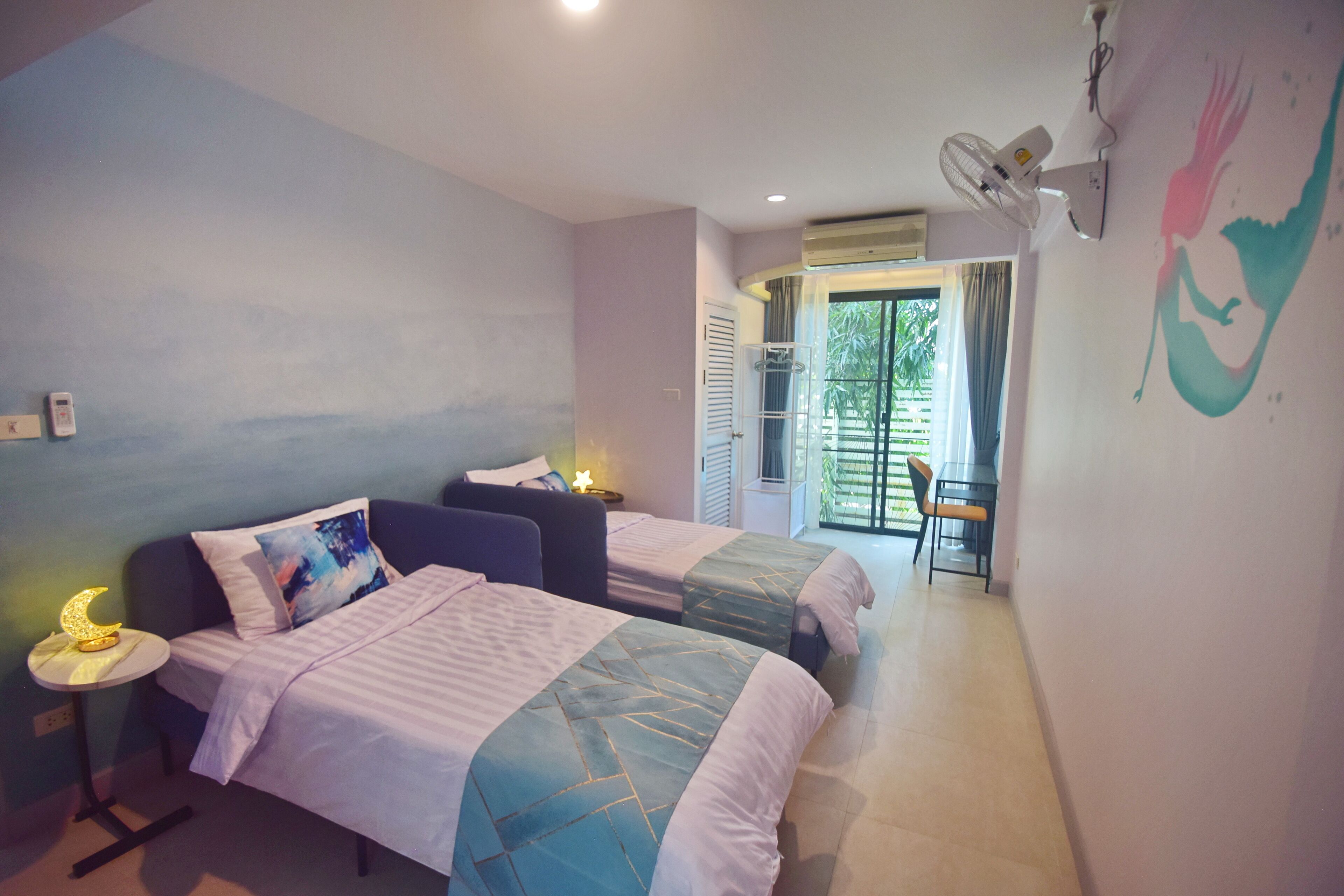 4 soveværelser, skrivebord, strygejern/strygebræt, weekendseng