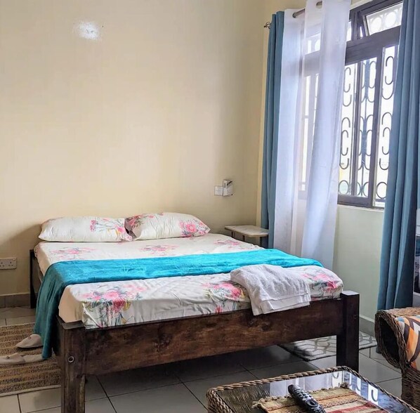 1 quarto, ferros/tábuas de passar roupa, Wi-Fi, roupa de cama