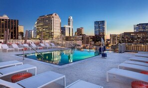 Outdoor pool - Roomy Studio at Austin Resort! Complete with Rooftop Pool, Fire Pit, and More! (Austin)