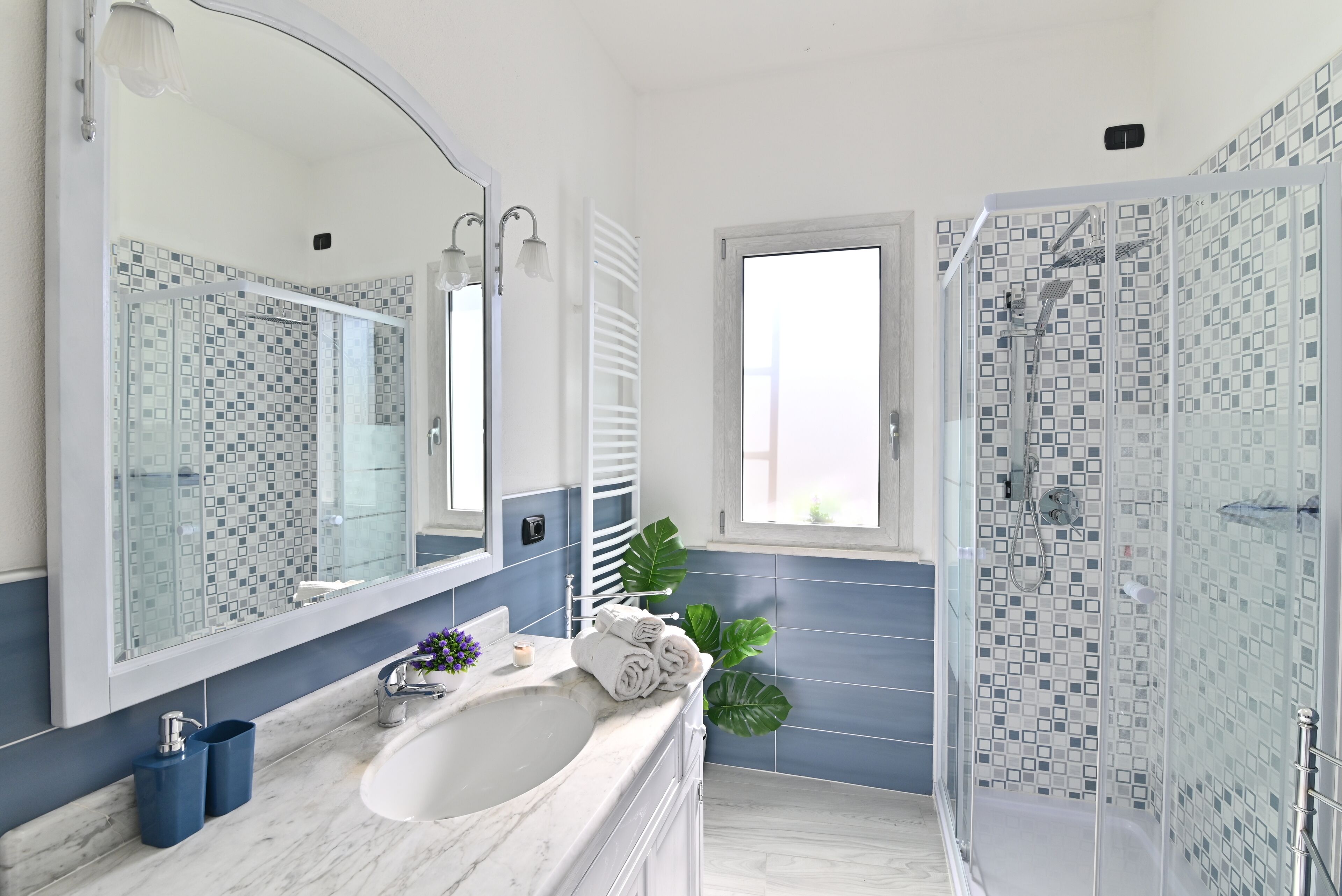 Ducha, cabezal de ducha con hidromasaje, secador de pelo, bidet