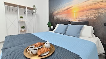 Standard Room | 1 bedroom, desk, blackout drapes, soundproofing