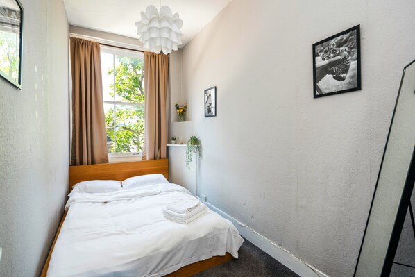 3 bedrooms, WiFi, bed sheets - Pembrige cat. Large 3 bedroom appartement (London)