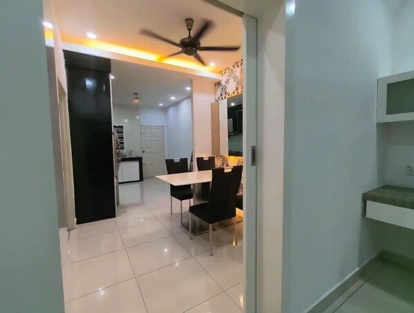 Dining - TheBliss8 八悦椋居 2R2B for 5-8pax (Melaka)