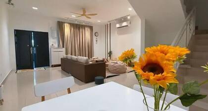 SecreteGarden627 3 storey 5r4b PartyHome 12-20pax