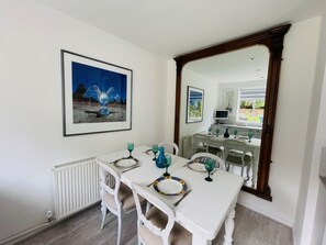 Dining - Designer Cottage | w/ Parking | Beautiful Esher - Pass the Keys (Surrey)