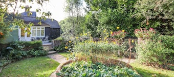 Pass the Keys | Lovely Countryside Coach Cottage