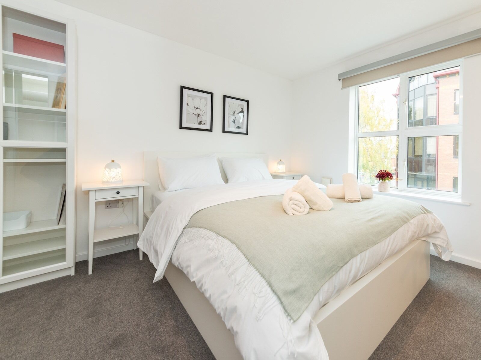 2 عدّة غرف نوم ومكواة/لوح كي وواي فاي مجانًا وملاءات أسرّة