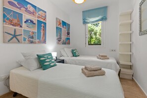 2 chambres, fer et planche Ă repasser, Wi-Fi gratuit, draps fournis