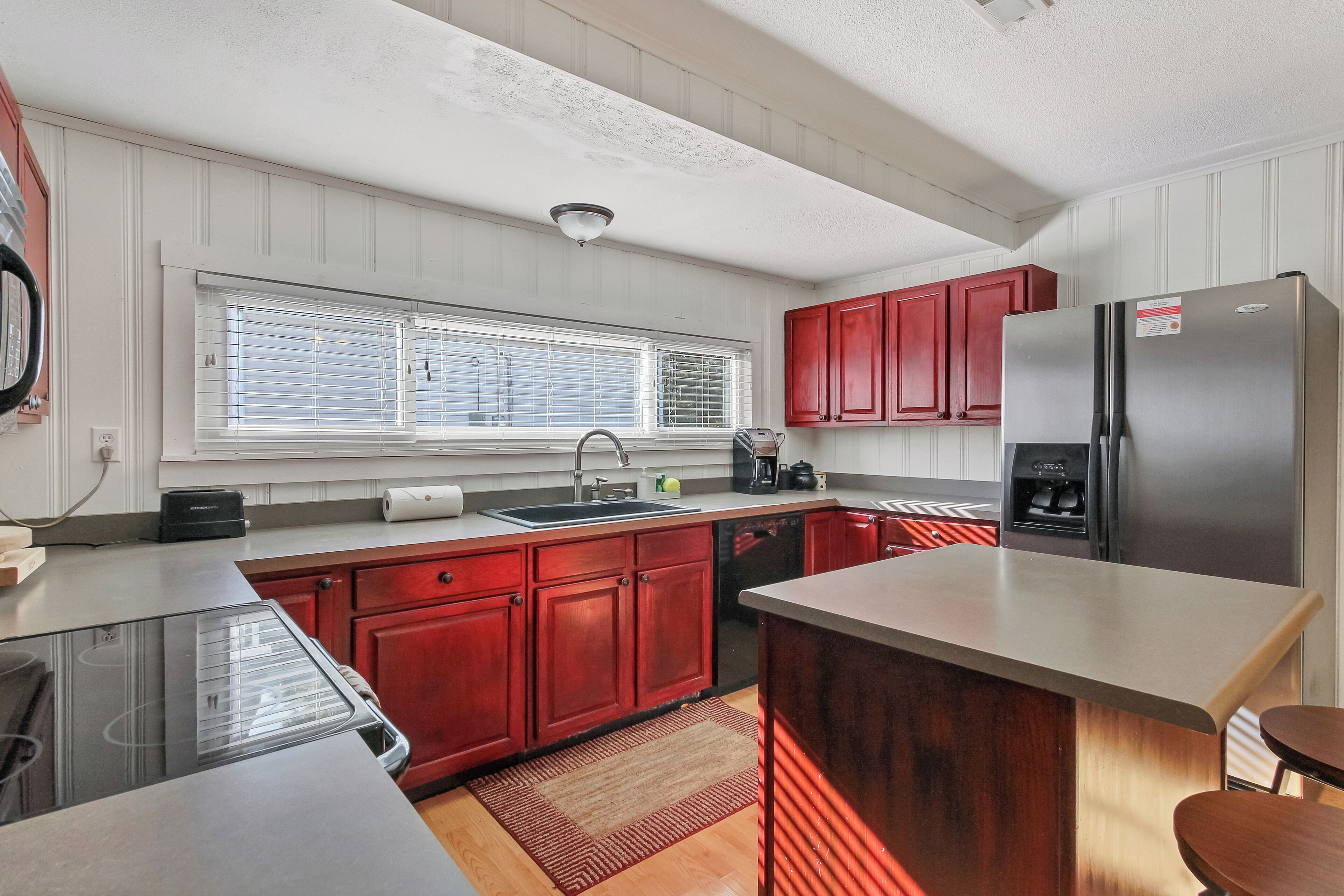 雪櫃、微波爐、焗爐、爐具