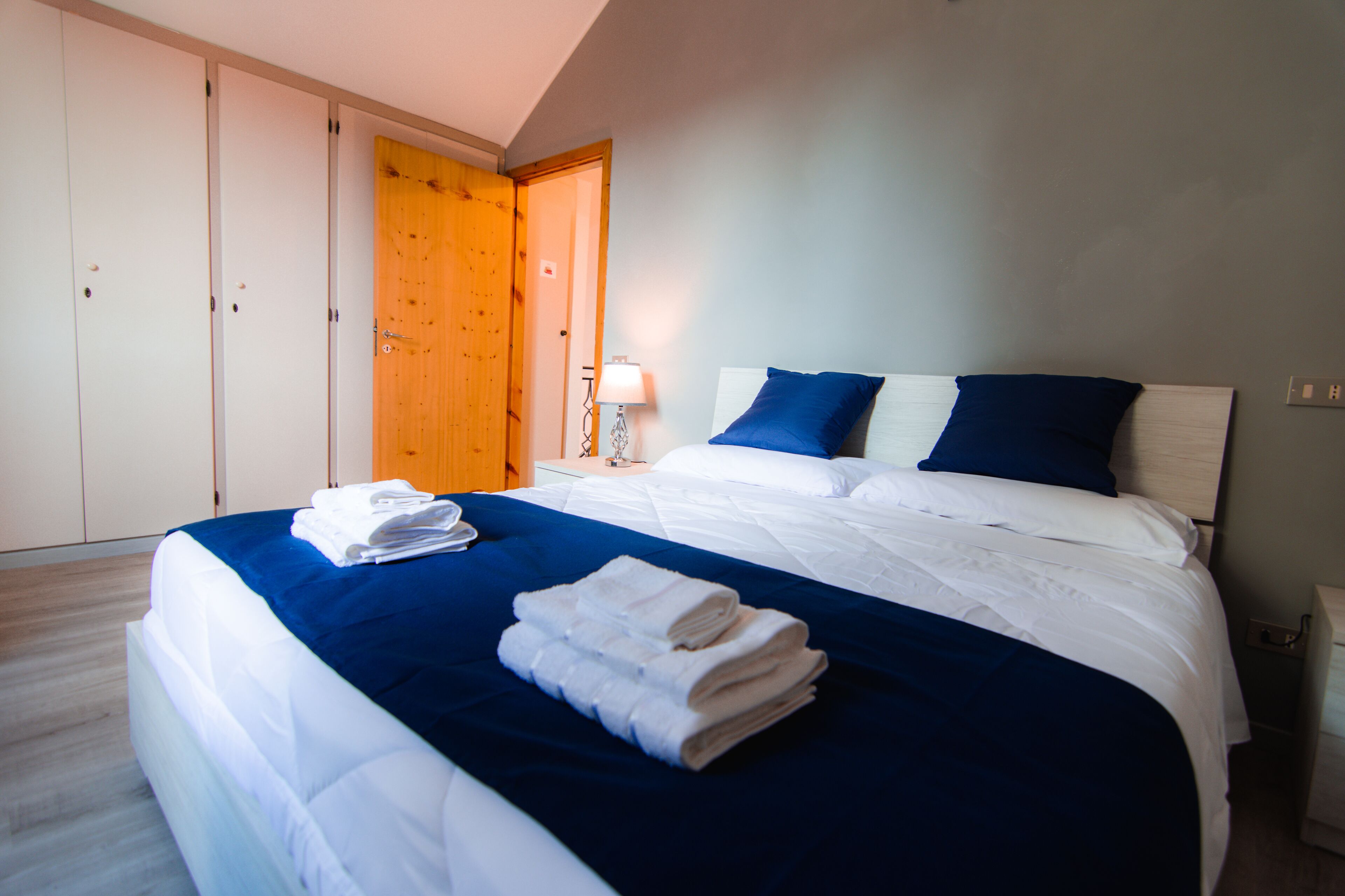 3 bedrooms, desk, free WiFi, bed sheets