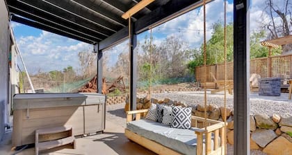 Secluded Oasis: Pickleball, Jacuzzi, Pool, & Views
