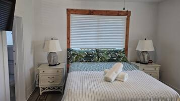 2 bedrooms, desk, free WiFi, bed sheets