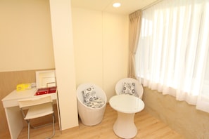 Design Quadruple Room | Down duvets, individually decorated, free WiFi - Ruifang Go (New Taipei City)