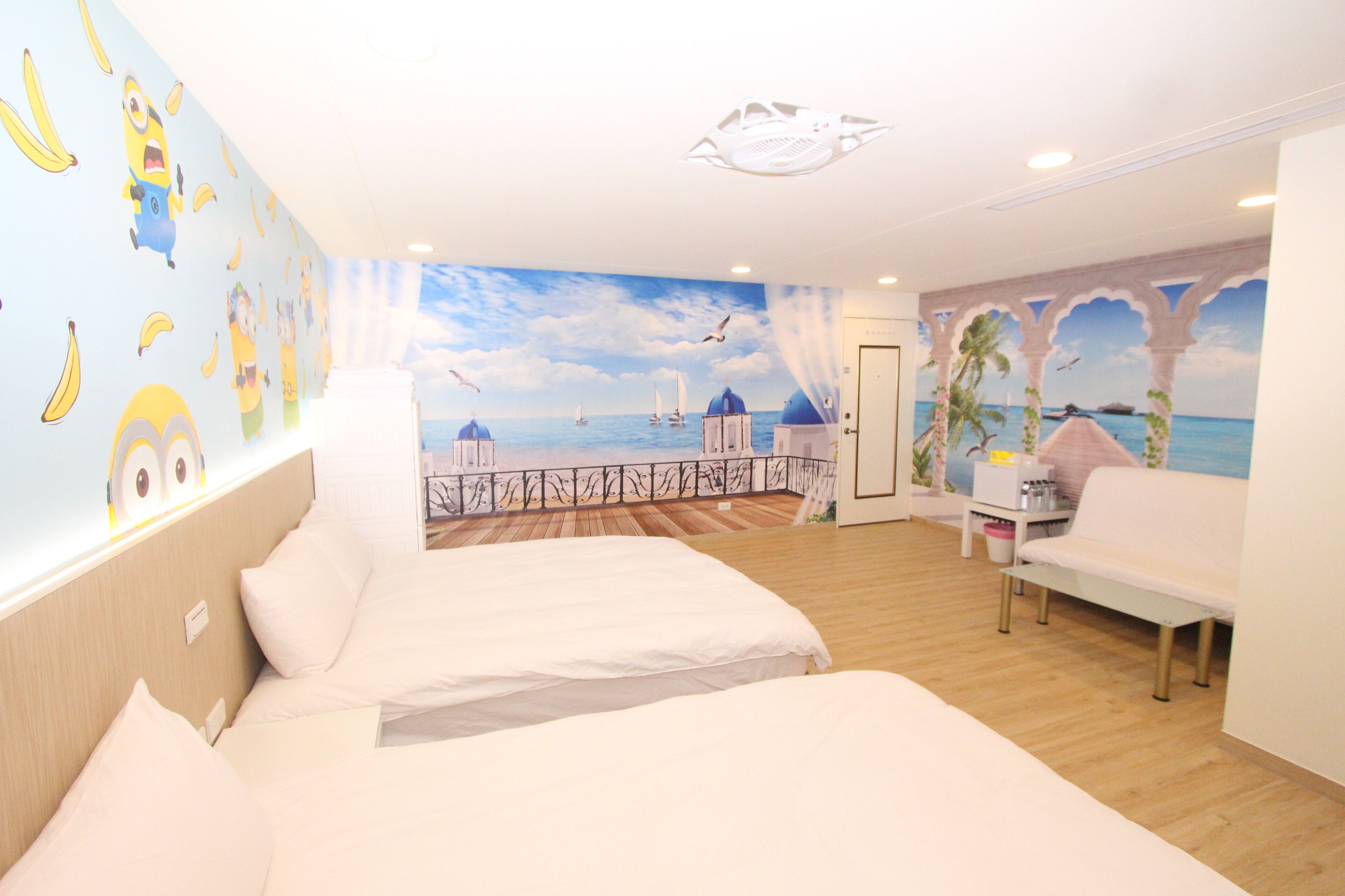 Cubrecamas, decoración personalizada y wifi gratis 