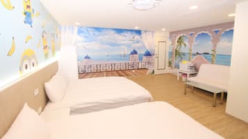 Kamar Keluarga | Selimut bulu angsa, didekorasi berbeda-beda, dan Wi-Fi gratis