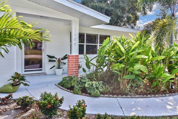 Exterior detail - The Sweet Spot in Sarasota (Sarasota)