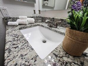 Hair dryer, towels, soap, shampoo - Family Home, New ew Pool, Parks, Private Patio (Mesa)