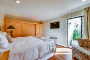 1 chambre, bureau, fer et planche à repasser, accès Internet