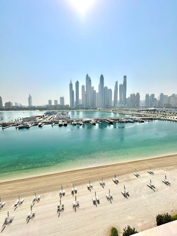Beach - Luxury Beach Front 1BR (Dubai)