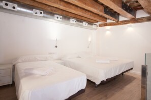 3 soverom, strykejern/-brett, wi-fi (inkludert) og sengetøy