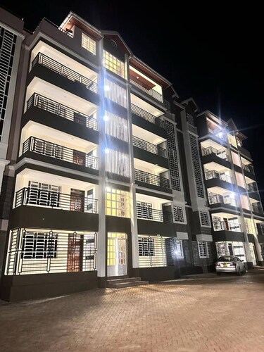 Luxurious fully furnished 2 bedroom 2 bath penthouse 5 mins from city center