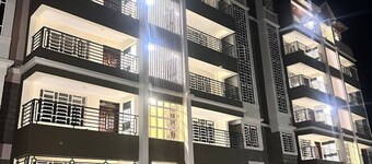 Luxurious fully furnished 2 bedroom 2 bath penthouse 5 mins from city center