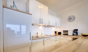Fridge, microwave, stovetop, dishwasher - Nautilus, Ferienwohnung 13 Inkl Strandkorb (Cuxhaven)