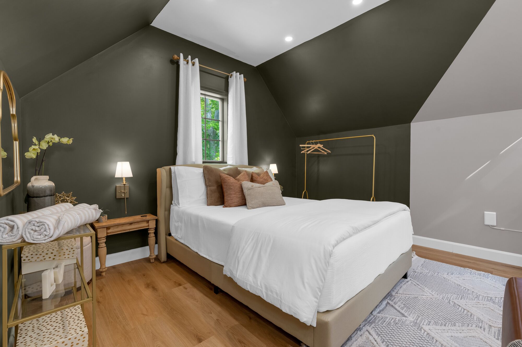 1 habitación, tabla de planchar con plancha, cuna de viaje y wifi 