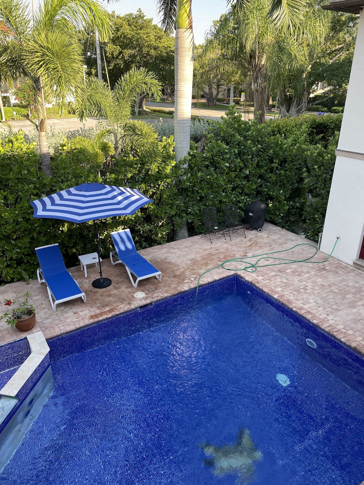 Photo 3 of Located in the heart of Old Naples! Enjoy the beach shopping and dining