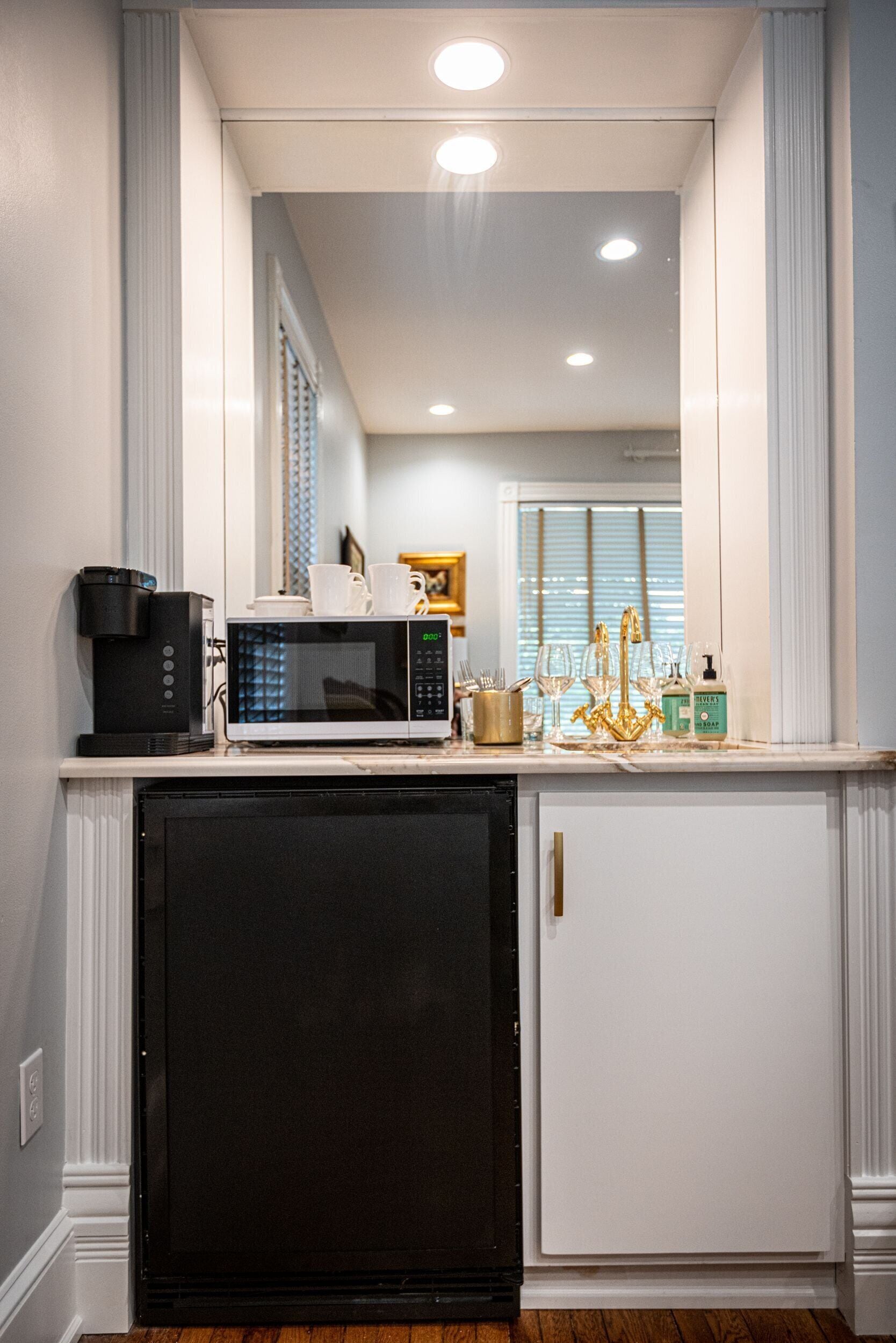 Suite | Private kitchen | Microwave