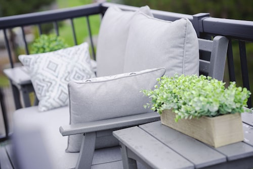 Spotless & Cozy Renovated Loft. Comfort & Convenience in Lake View, NY.