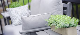 Spotless & Cozy Renovated Loft. Comfort & Convenience in Lake View, NY.