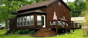 Bluff Cabin on the Lake