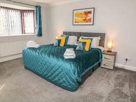 4 habitaciones, decoración personalizada y muebles diferentes