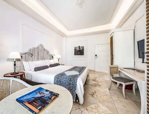 Deluxe Double Room | Individually decorated, individually furnished, free WiFi, bed sheets - Hotel Cerca al Mar HC-F Con Desayuno  (Cartagena)