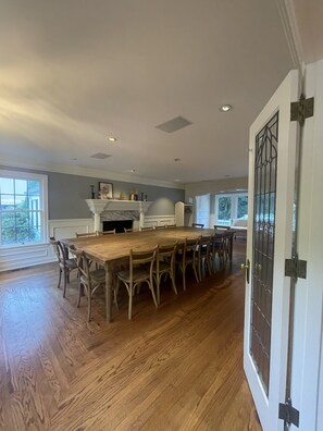 Dining - A country estate, just minutes away from Seattle! (Issaquah)