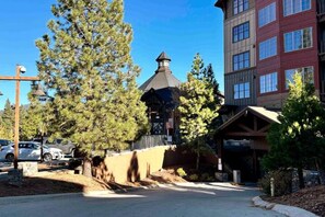 Exterior - Welcome to your upscale ski in/out 1BD/1BA condo with free parking and upgrades. (Truckee)