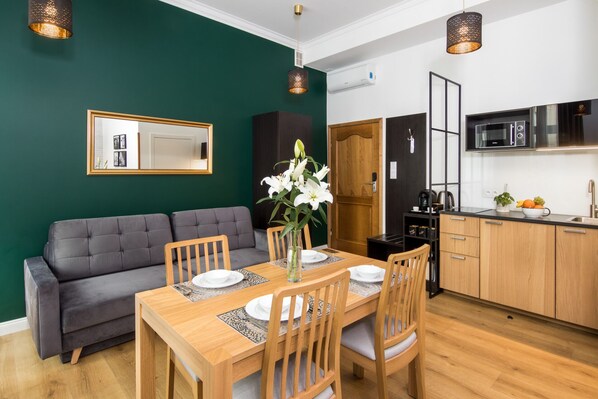 تناول الطعام