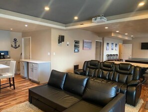 Smart TV, videojuegos y futbolito 