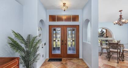 Villa Poolside Paradise: Unwind in Tropical Style!