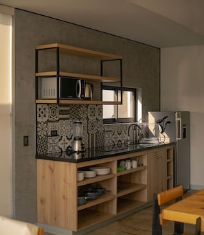 Full-sized fridge, microwave, electric kettle, rice cooker - Awqa Loft & Camp (Laredo)