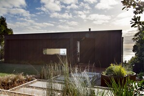 Property grounds - Piha House with Breathtaking Views (Piha)
