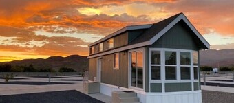 Cozy Stay in a Fun Tiny Cottage! BRAND NEW
