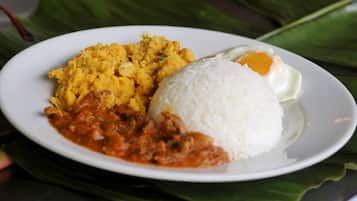 Free daily cooked-to-order breakfast