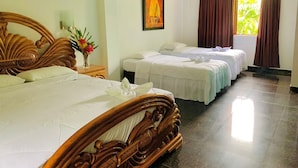 Traditional Triple Room | Desk, free WiFi - Hostería D'Carlos Aqua Park  (Santo Domingo de los Colorados)