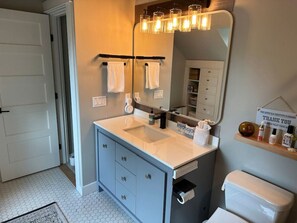 Hair dryer - Ava's Castle-Central Hood River (Hood River)