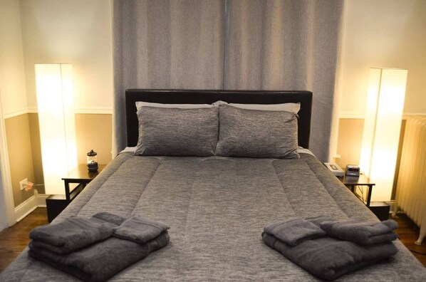 1 bedroom, iron/ironing board, free WiFi - A laid-back studio few minutes from Wrigley Field (Chicago)