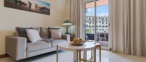 Apartment, Smoking | 3 bedrooms