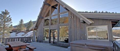 تناول الطعام بالخارج